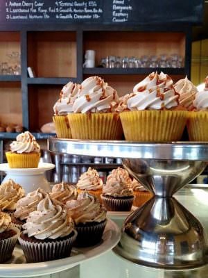 Fleur De Lis Bakery Portland pastry cupcakes